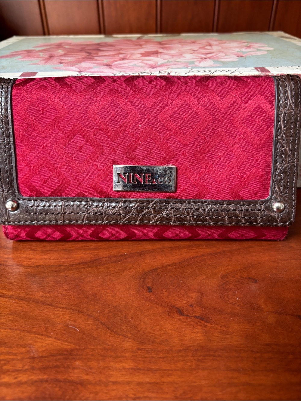 Nine & Co Women's Clutch Wallet
